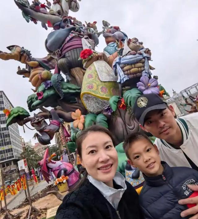 惊喜不断！游泳明星林丹强势回归赛场的简单介绍