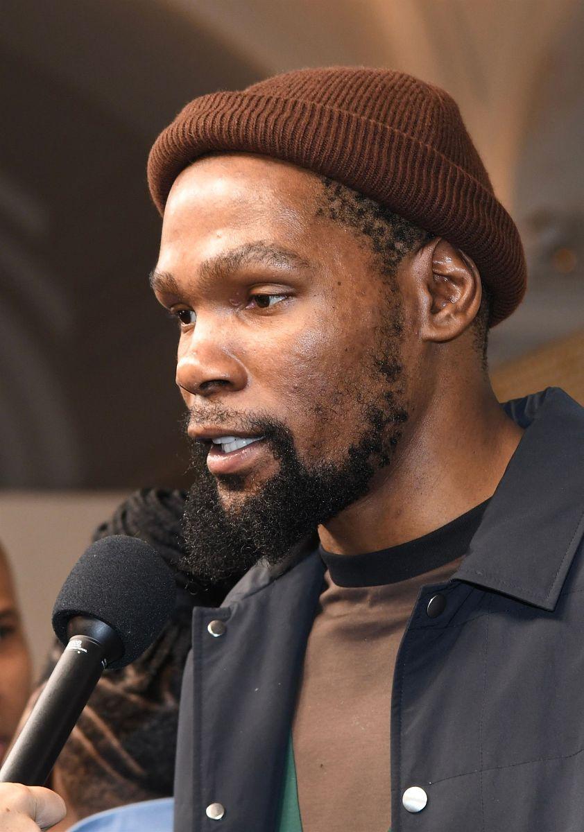  欧文杜兰特庆祝手势 